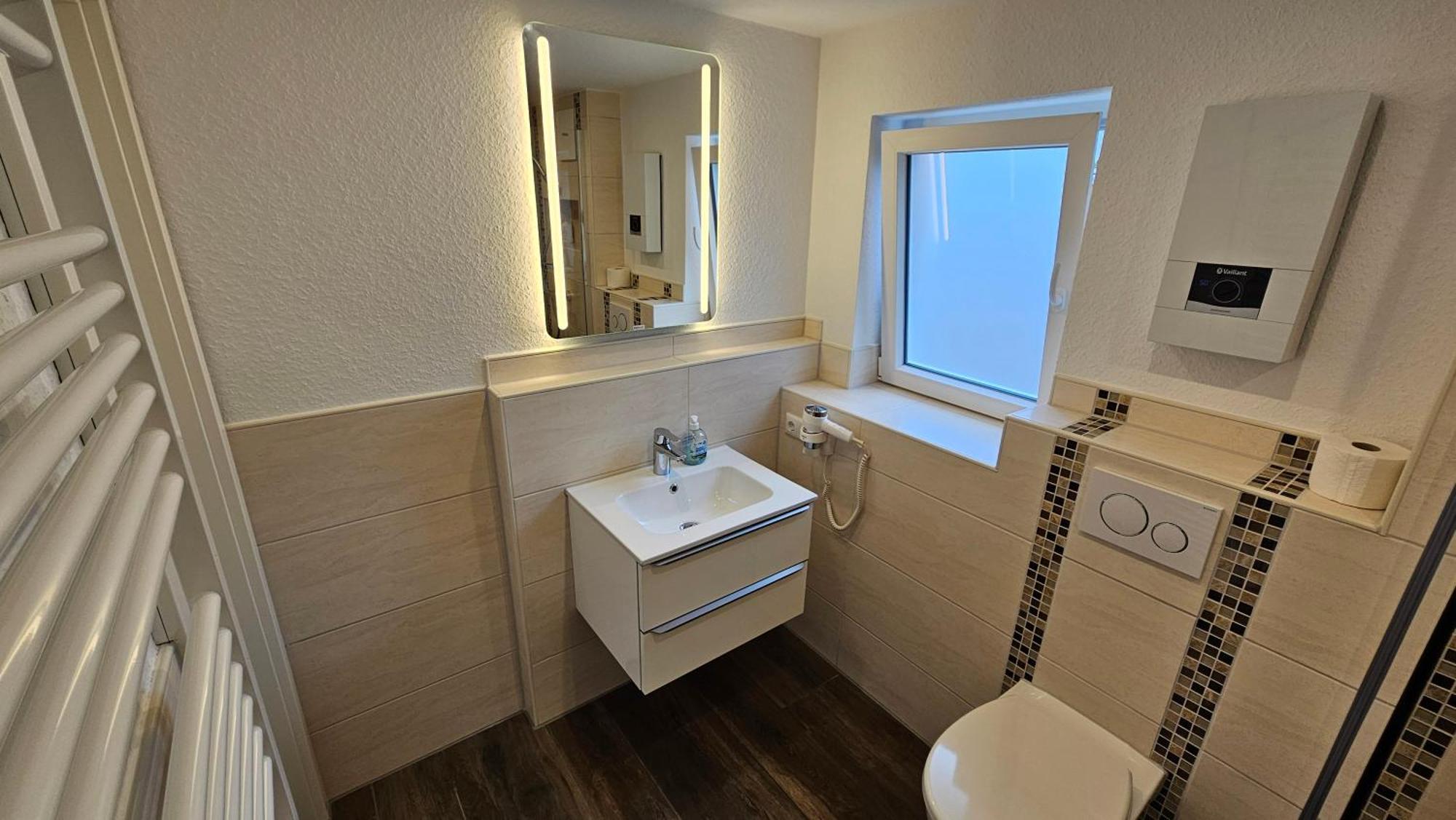 Hotel Dorfkrug Buesum - Guenstige Altbauzimmer Am Oland Büsum Exterior foto