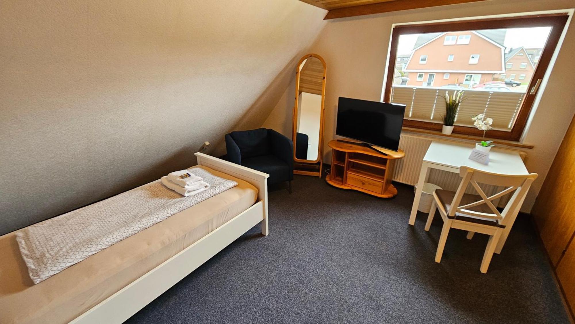Hotel Dorfkrug Buesum - Guenstige Altbauzimmer Am Oland Büsum Quarto foto