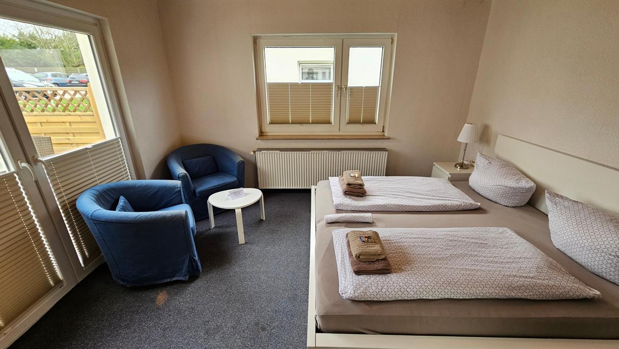 Hotel Dorfkrug Buesum - Guenstige Altbauzimmer Am Oland Büsum Quarto foto